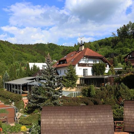 Penzion V Hluboke A Department Glamp Vsetin Exterior photo